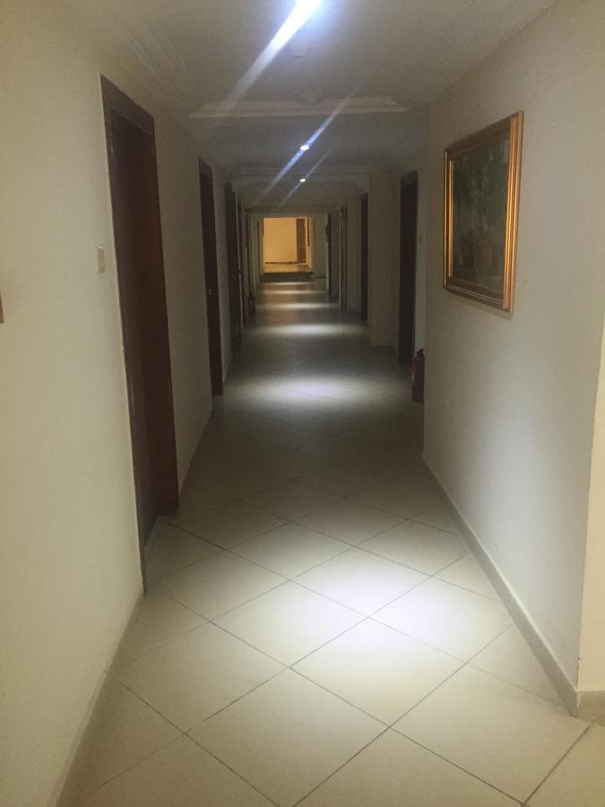 אקרה Ampomaah Hotel מראה חיצוני תמונה