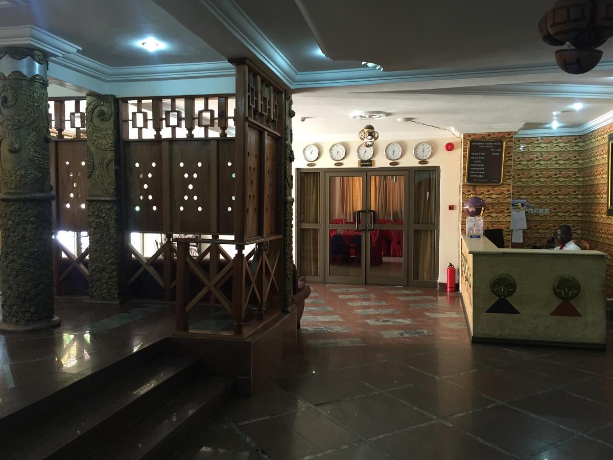 אקרה Ampomaah Hotel מראה חיצוני תמונה