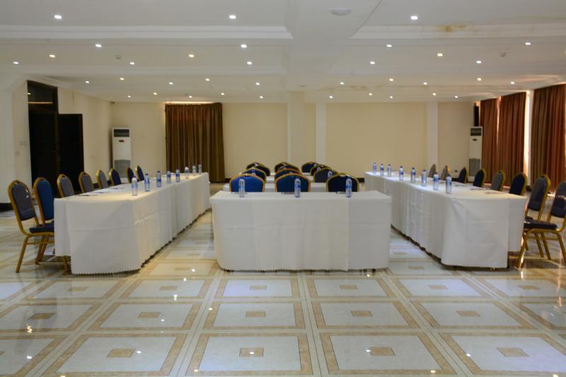 אקרה Ampomaah Hotel מראה חיצוני תמונה